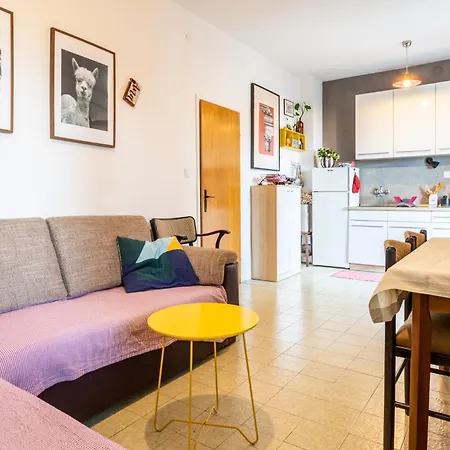 Seaview Apartment *